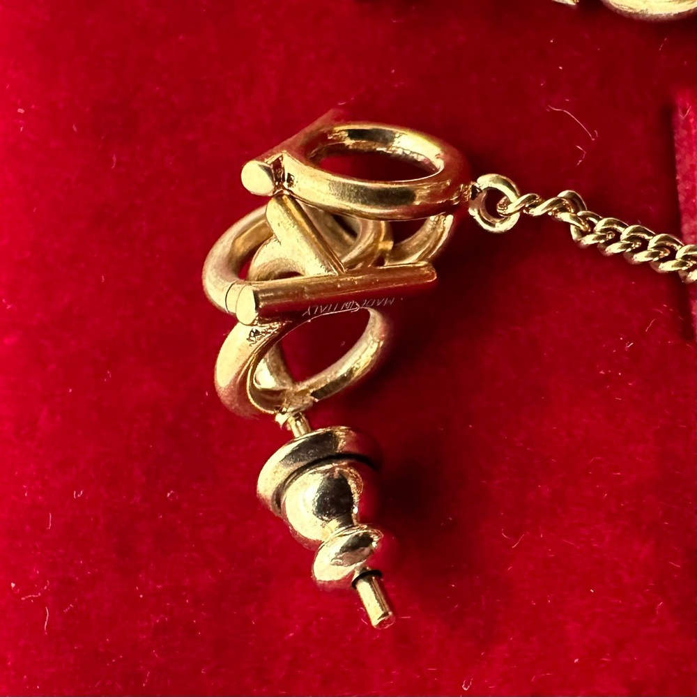 Salvatore Ferragamo Gancini Chain Drop Earrings With Pearl In Gold NEW IN BOX - Picture 11 of 15